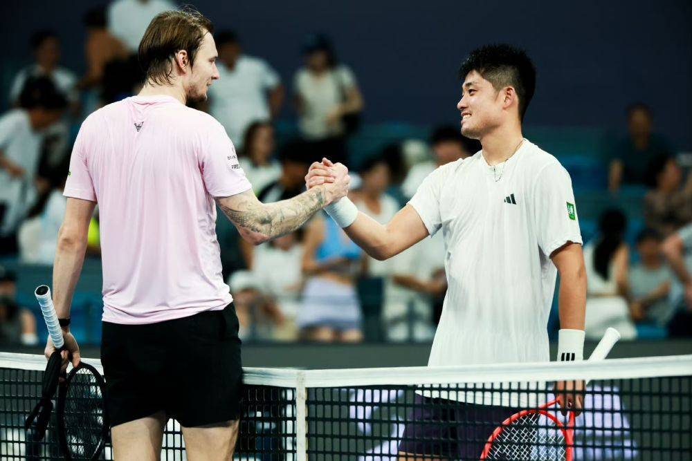 杭州网球公开赛｜吴易昺止步四强