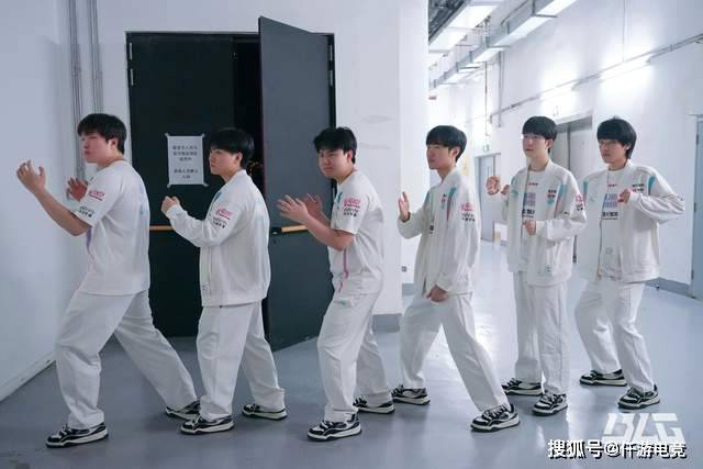 LOL：BLG被曝不是全华班，只因打野Shadow护照是意大利！