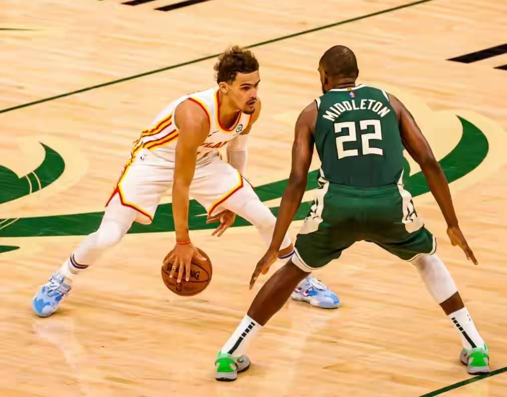 不值钱了？休赛期未获得续约合同的9位球星：詹姆斯、杜兰特领衔