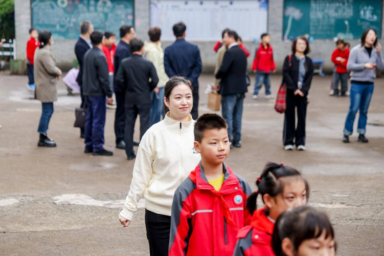 杭州亚运会围棋冠军汪雨博：看到这些孩子，想起了以前的自己
