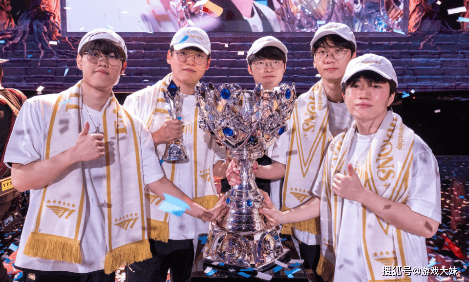 朱开曝光T1训练赛战术，引起LCK赛区的不满，指责他没职业道德